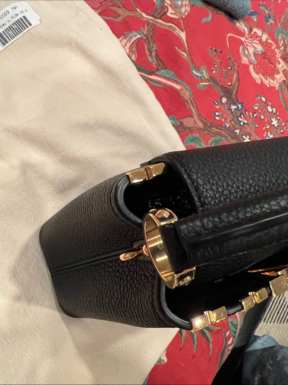 Louis Vuitton Black Capucines Mini Top-Handle Bag with Gold Hardware - Picture 13 of 15